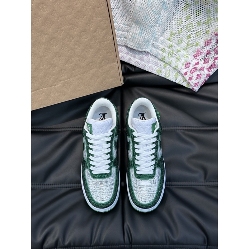 l**is V*t*n sneakers